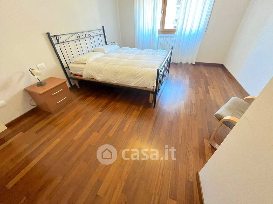 Appartamento in Vendita in Viale Galileo Galilei 85 a Prato