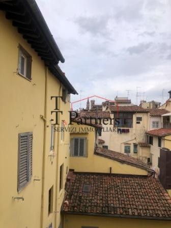 Appartamento in Vendita in Via dei Pepi a Firenze