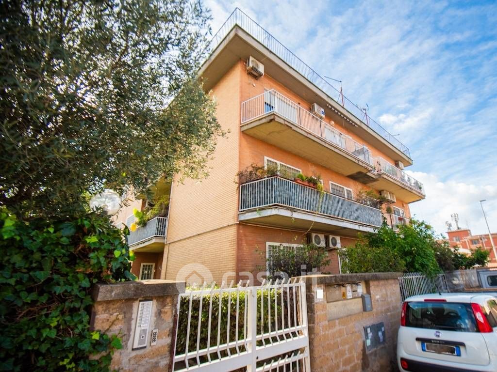 Appartamento in Vendita in Via Felice da Montecchio a Roma