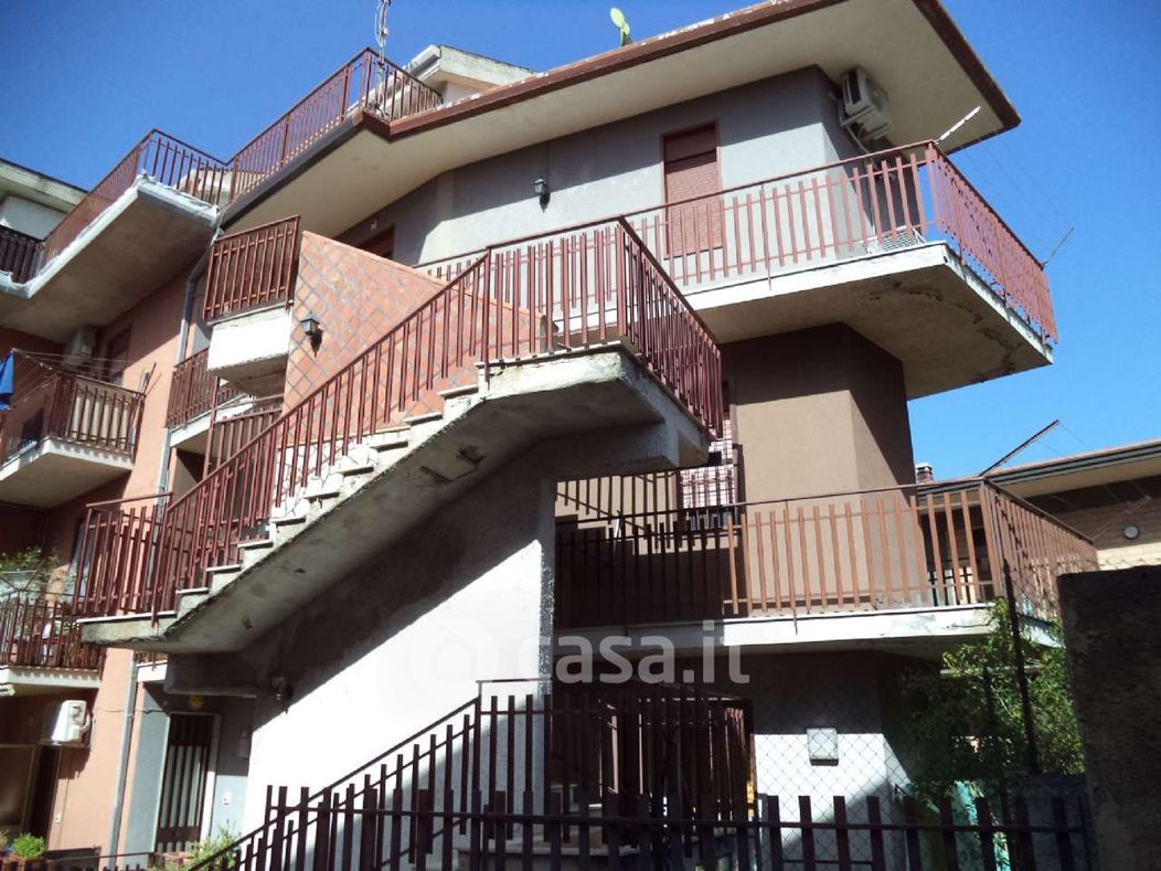 Appartamento in Vendita in Via Vincenzo Bellini a San Pietro Clarenza