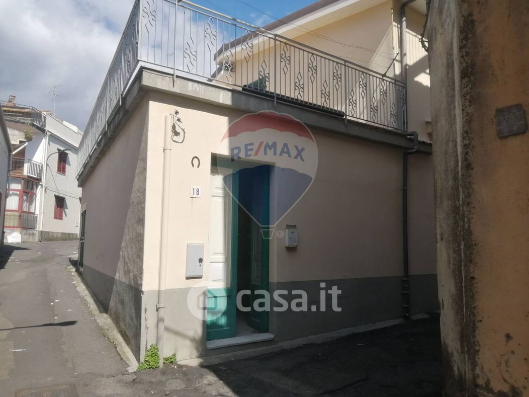 Casa indipendente in Vendita in Via Cavour 20 a Nicolosi