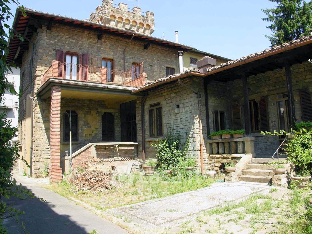 Casa indipendente in Vendita in Via delle Panche a Firenze