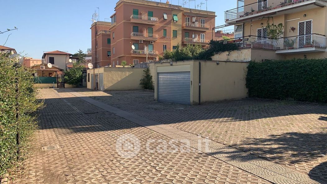 Garage/Posto auto in Vendita in Via degli Elianti 8 a Roma