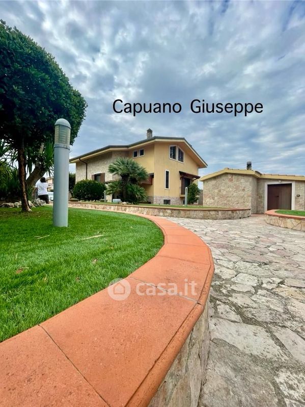 Villa in Vendita in Via del Salice a Foggia
