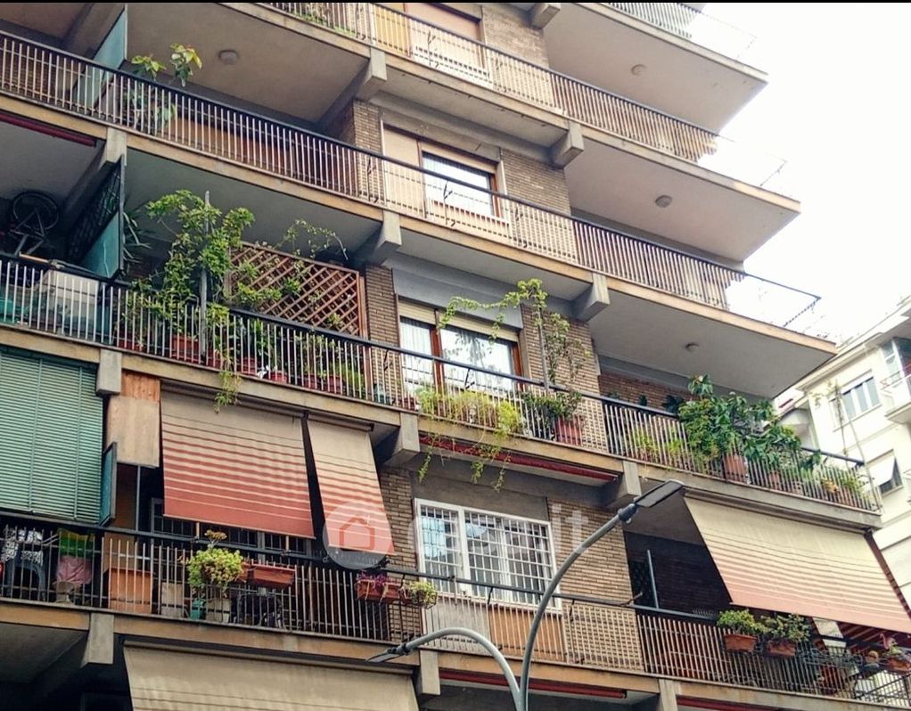 Appartamento in Vendita in Via Genzano a Roma