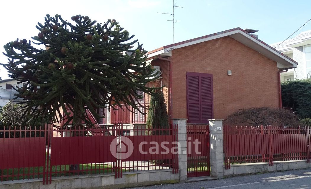 Villa in Vendita in Via VITTORIO VILLA 24 a Cesano Maderno