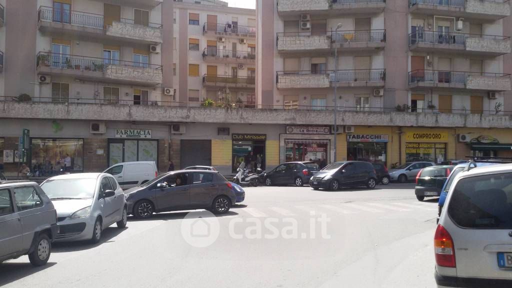 Negozio/Locale commerciale in Vendita in Via Adolfo Celi a Messina