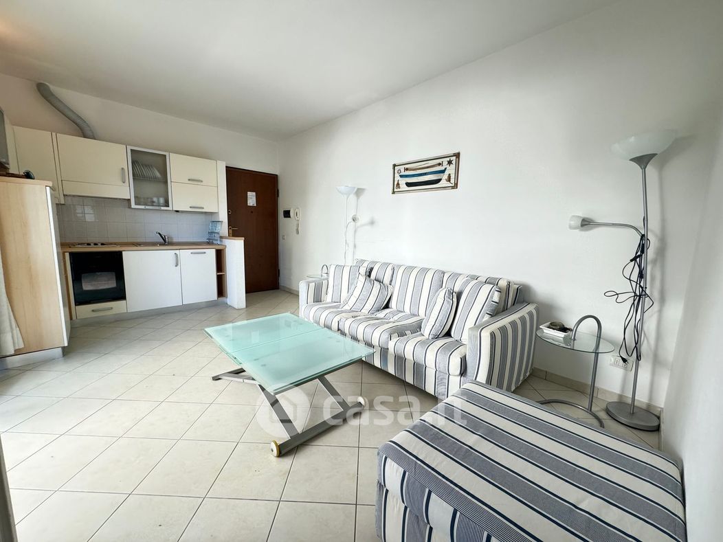 Appartamento in Affitto in Via Giovanni Pascoli 41 a Pietrasanta