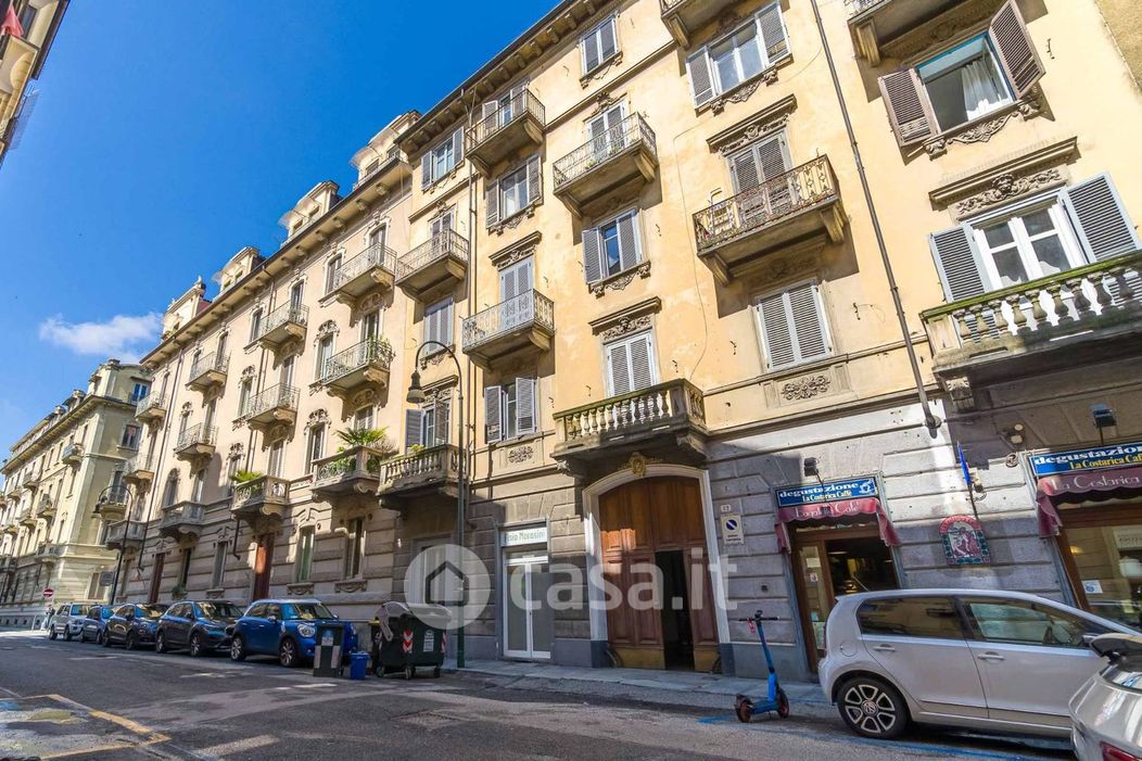 Appartamento in Vendita in Via Francesco Morosini 12 a Torino