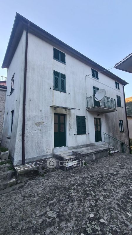 Casa indipendente in Vendita in Via Mario e Giuseppe Gotelli 21 a San Colombano Certenoli