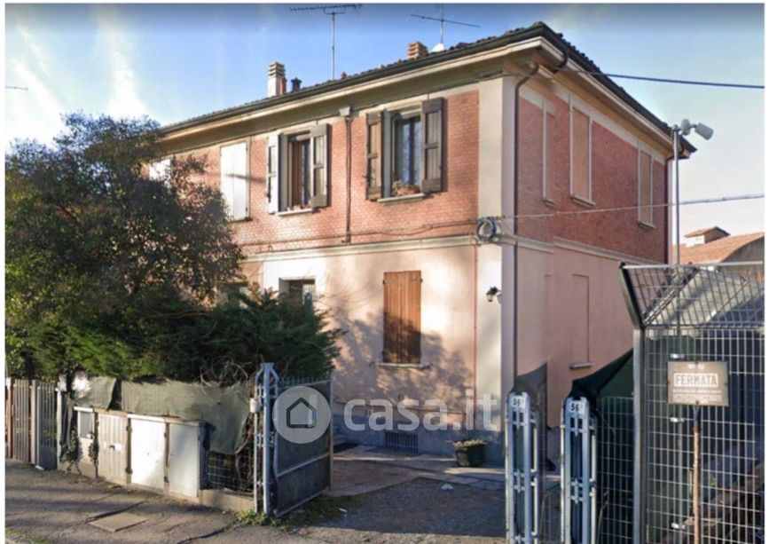 Casa Bi/Trifamiliare in Vendita in Via Enrico Mattei 56 a Bologna