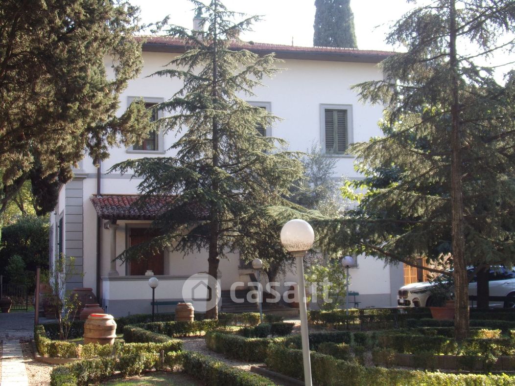 Villa in Vendita in Via G.D'Annunzio a Firenze