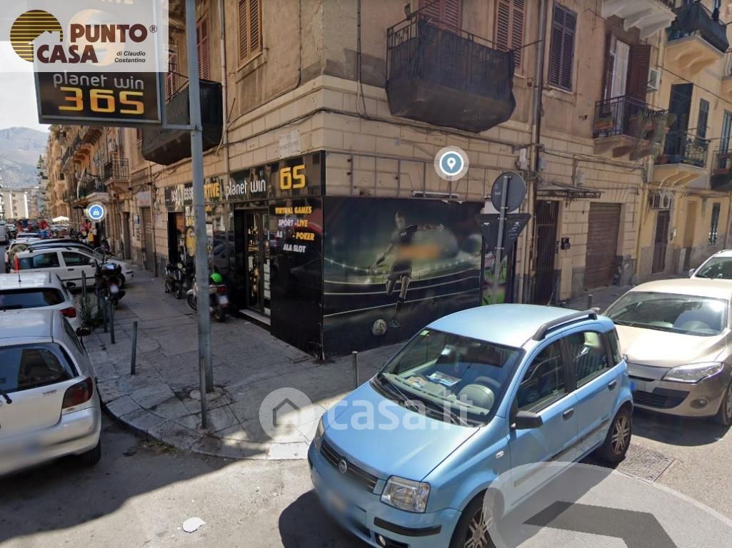 Negozio/Locale commerciale in Affitto in Via Francesco Paolo Perez a Palermo