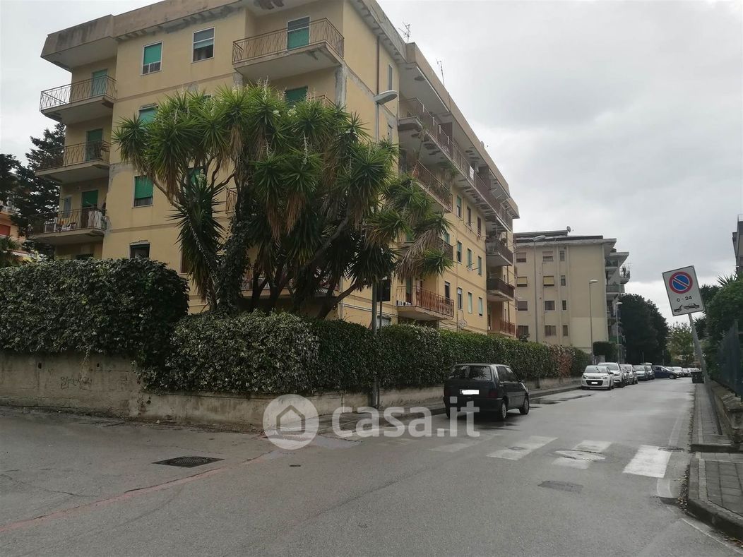 Appartamento in Vendita in Via Tanagro 12 a Salerno