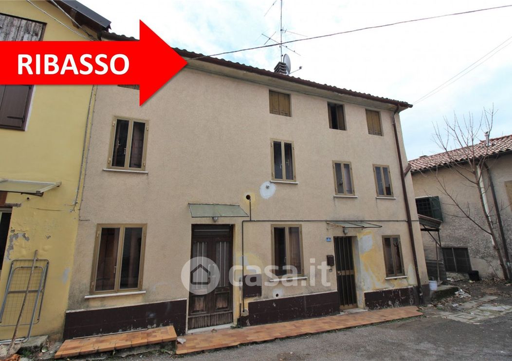 Casa Bi/Trifamiliare in Vendita in Via Villa Marini a Schio