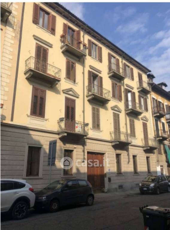 Appartamento in Vendita in Via Sassari 3 a Torino