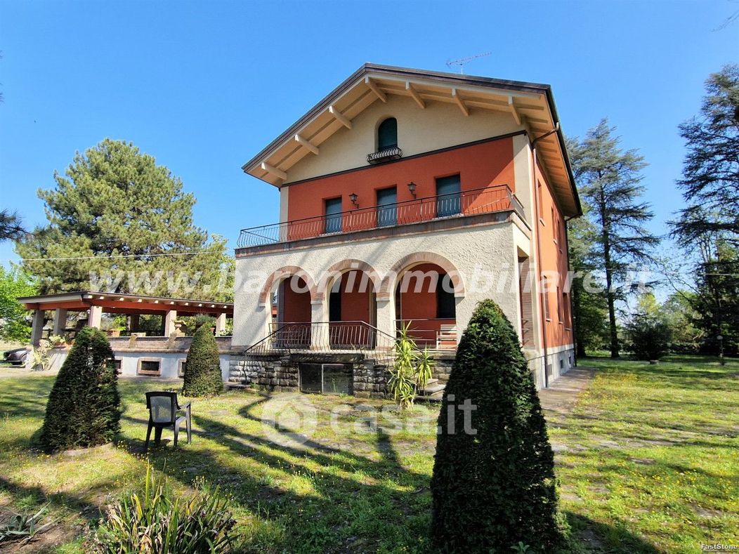 Villa in Vendita in Via Marco Emilio Lepido 206 a Bologna
