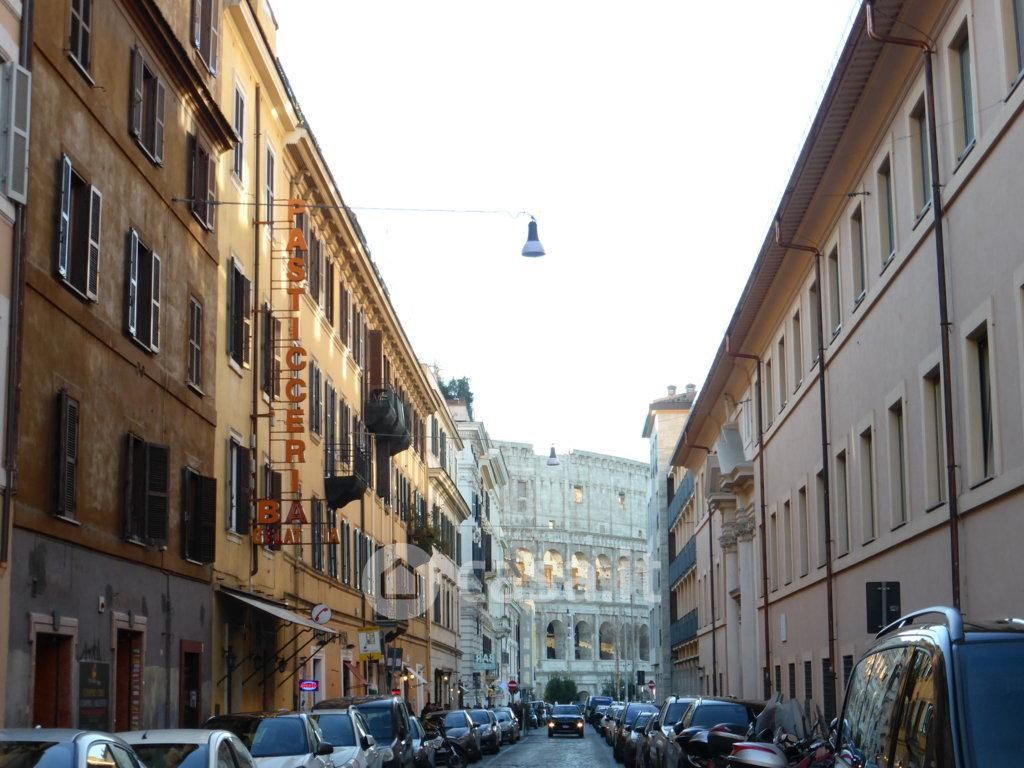 Negozio/Locale commerciale in Vendita in Via di San Giovanni in Laterano a Roma