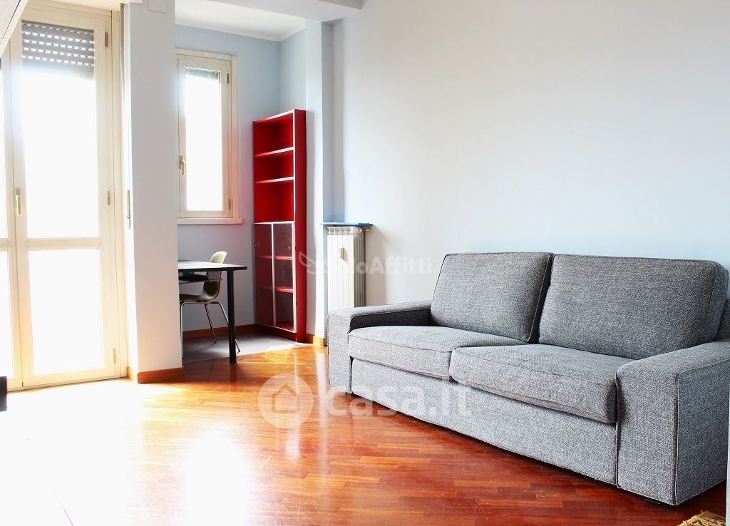 Appartamento in Affitto in Via Lorenteggio 141 a Milano