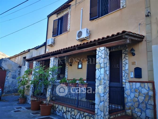 Casa indipendente in Vendita in Via Monte Rosa a Palermo