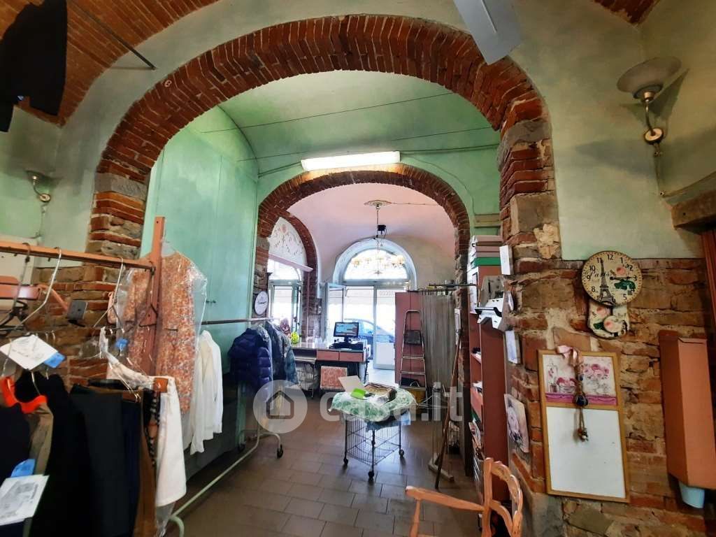 Negozio/Locale commerciale in Vendita in Via Senese a Firenze