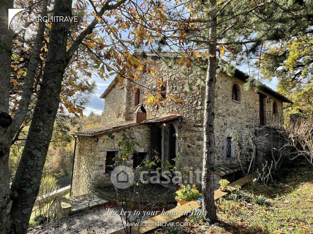 Casa Bi/Trifamiliare in Vendita in a Castelnuovo di Val di Cecina