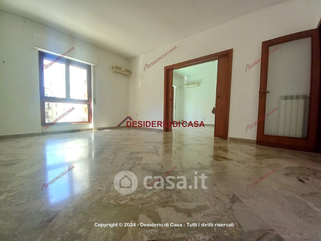 Appartamento in Affitto in Via Emanuele Notarbartolo 1 a Palermo