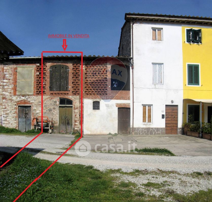 Rustico/Casale in Vendita in Via del Pinaccio 72 a Lucca