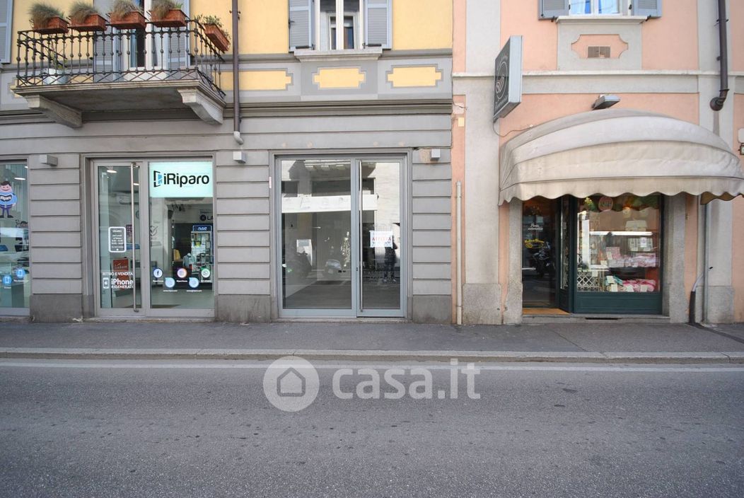 Negozio/Locale commerciale in Vendita in Via Carlo Avegno a Varese