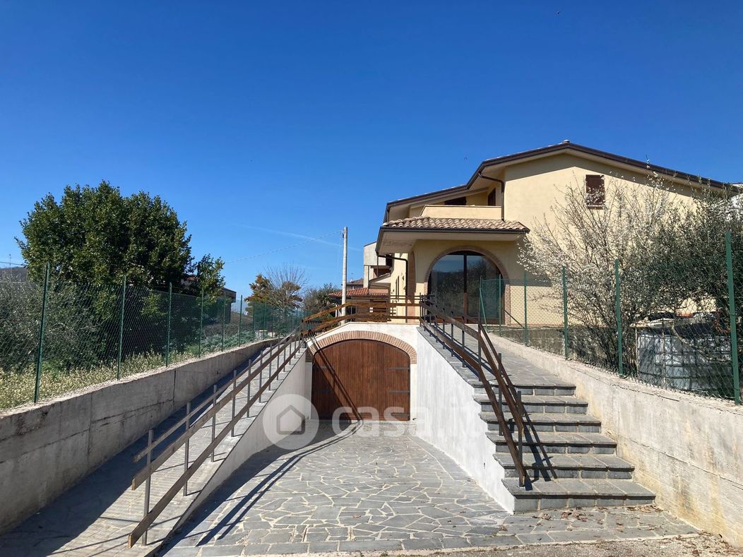 Casa Bi/Trifamiliare in Vendita in Via Ibisco a Perugia