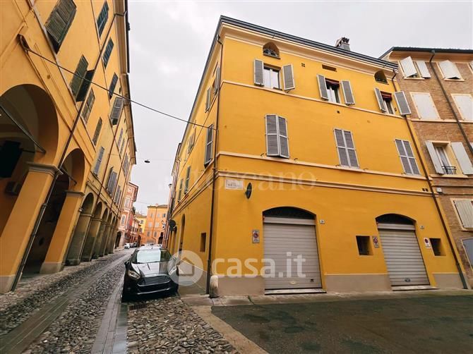 Appartamento in Vendita in Via San Giacomo a Modena