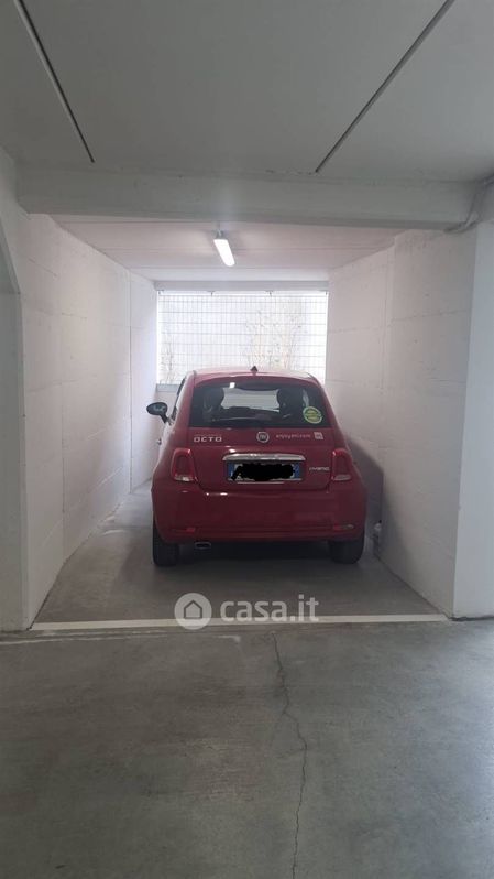 Garage/Posto auto in Vendita in Via Privata Recanati 2 -6 a Milano