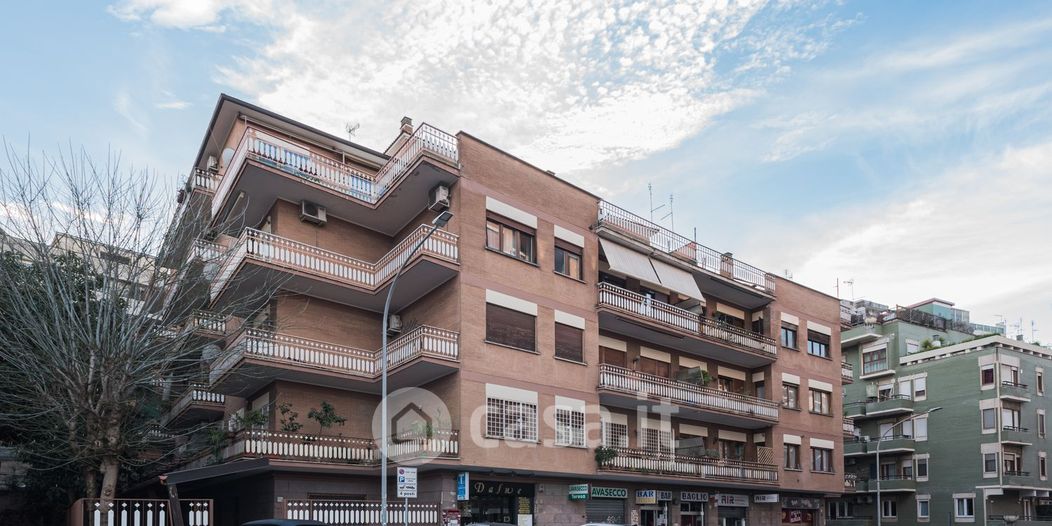 Appartamento in Vendita in Via Giacinto de Vecchi Pieralice a Roma