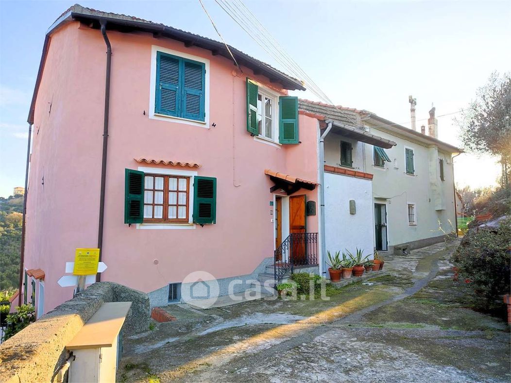 Casa Bi/Trifamiliare in Vendita in Via alla Costa 170 a Celle Ligure