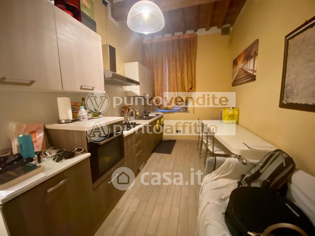 Appartamento in Vendita in Via Bonagiunta Urbiciani 55100 a Lucca