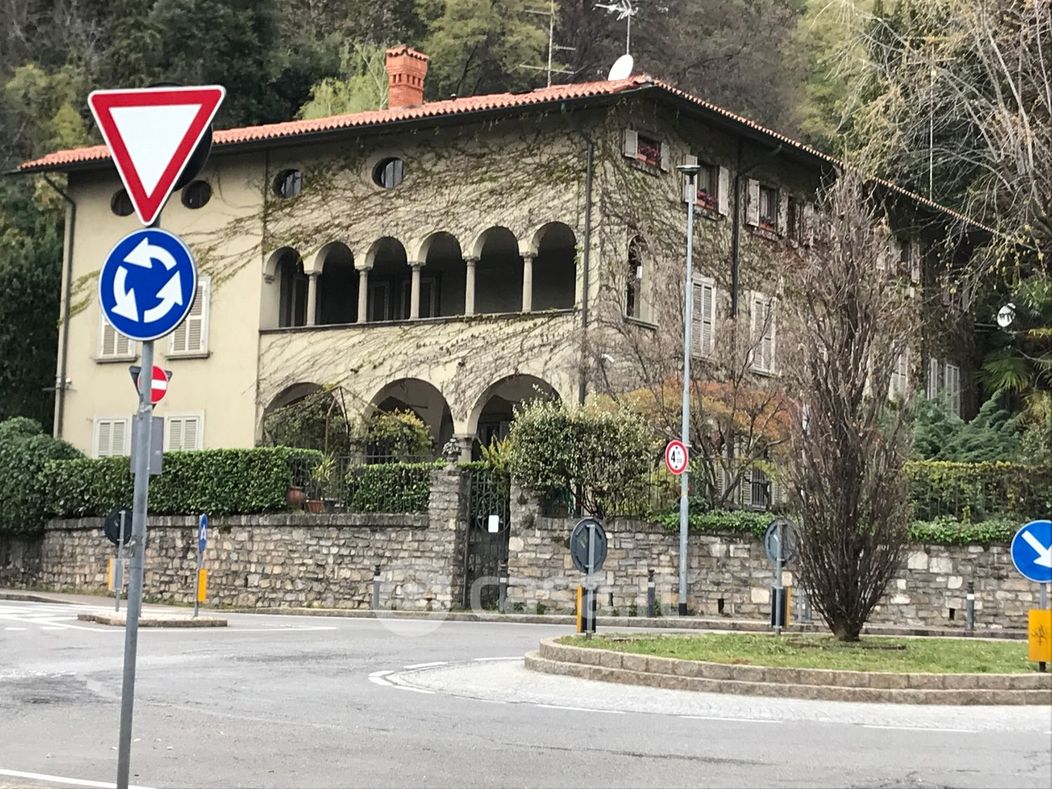 Appartamento in Vendita in Viale Vittorio Emanuele II 52 a Bergamo