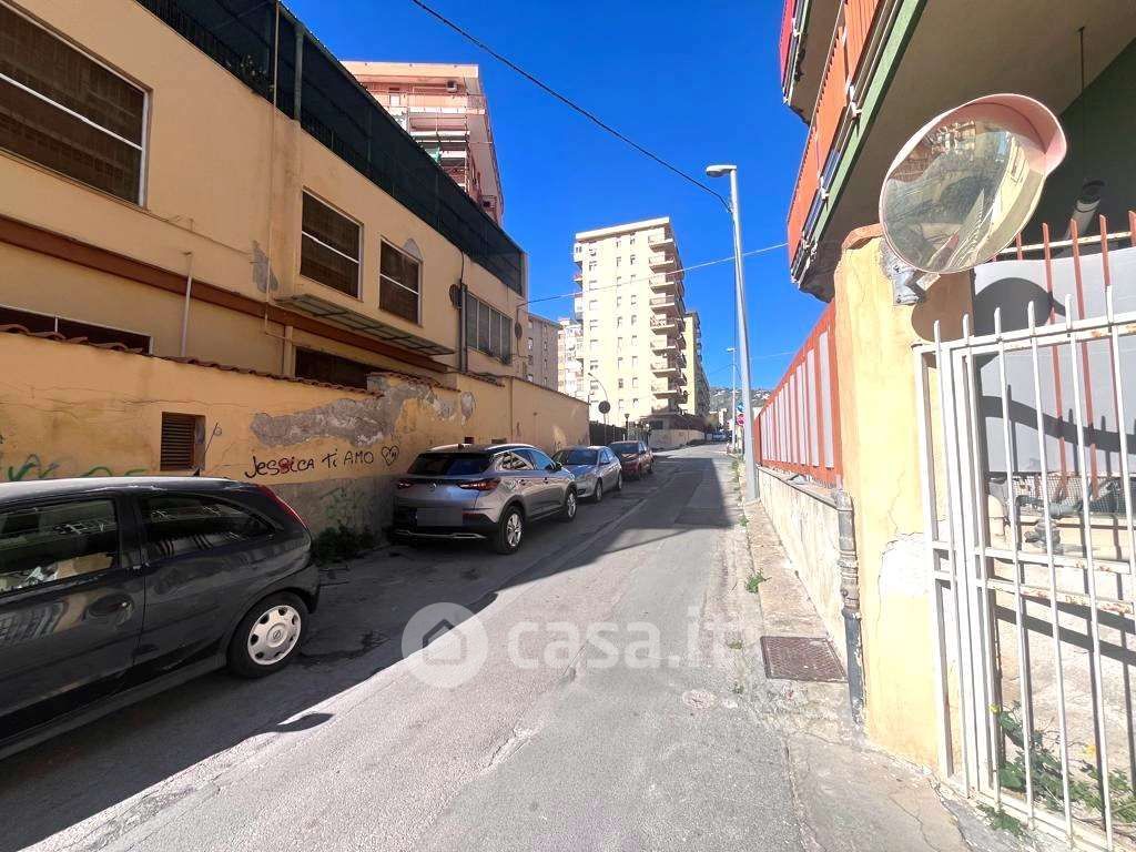 Negozio/Locale commerciale in Vendita in Via Crocifisso a Pietratagliata a Palermo