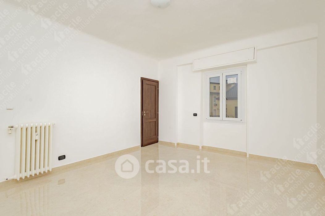 Appartamento in Vendita in Piazza Angilberto II 8 a Milano