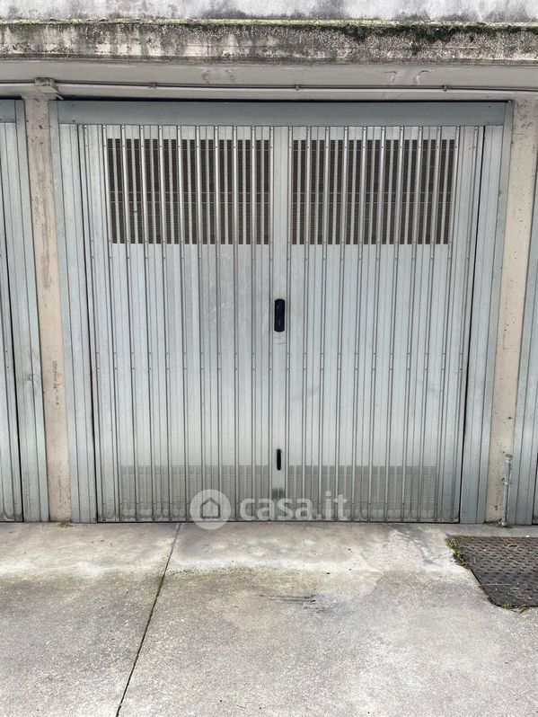 Garage/Posto auto in Vendita in Via Guglielmo Marconi a Limbiate