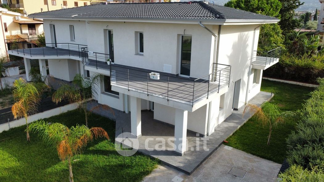 Casa Bi/Trifamiliare in Vendita in Via ricasoli a Carini