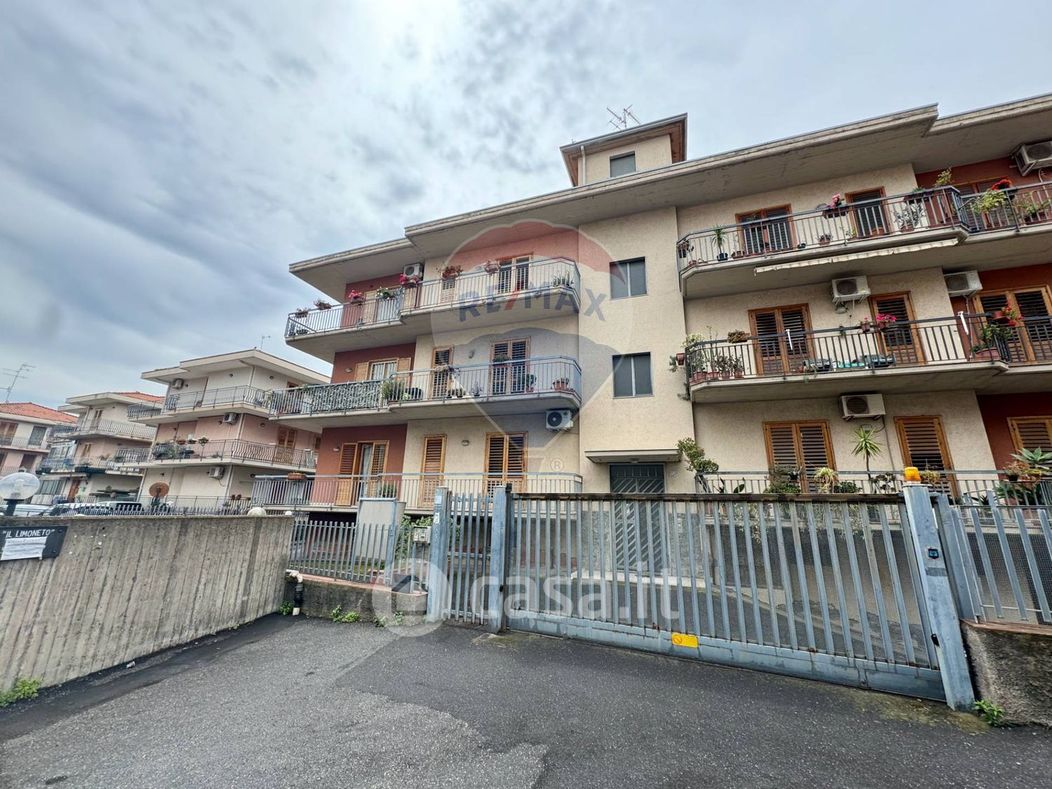 Appartamento in Vendita in Via San Giuseppe San Filippo 69 a Aci Catena