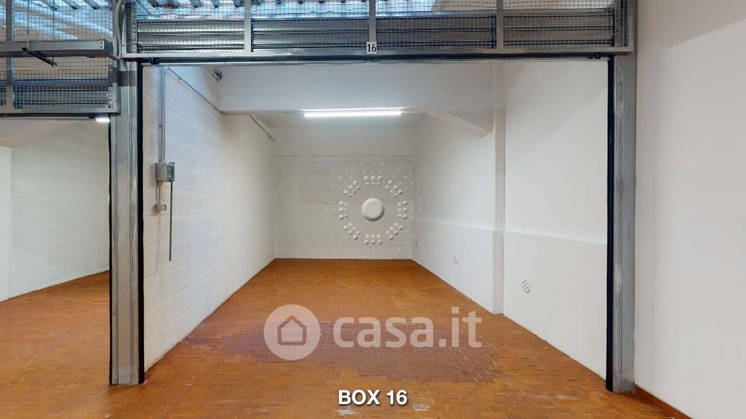 Garage/Posto auto in Vendita in Via di Novoli 77 b a Firenze