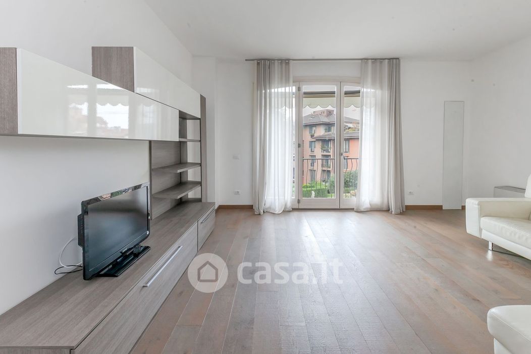 Appartamento in Vendita in Via Carlo Osma 2 a Milano