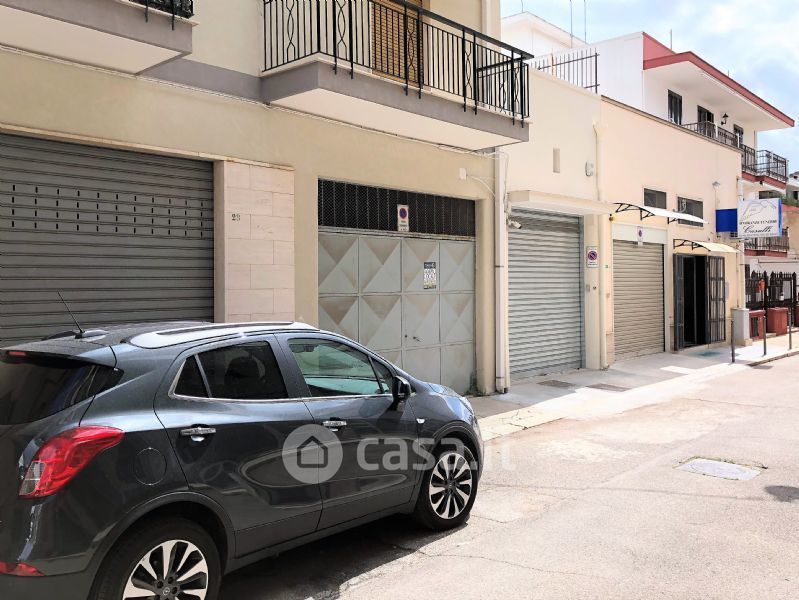 Garage/Posto auto in Vendita in Via Gorizia 30 a Mola di Bari
