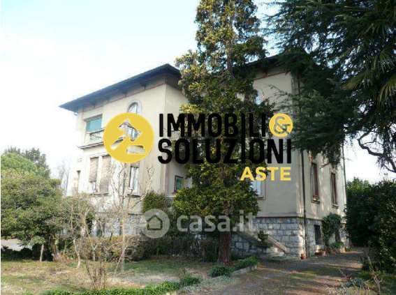 Villa in Vendita in Via Bruno Buozzi 12 a Varese