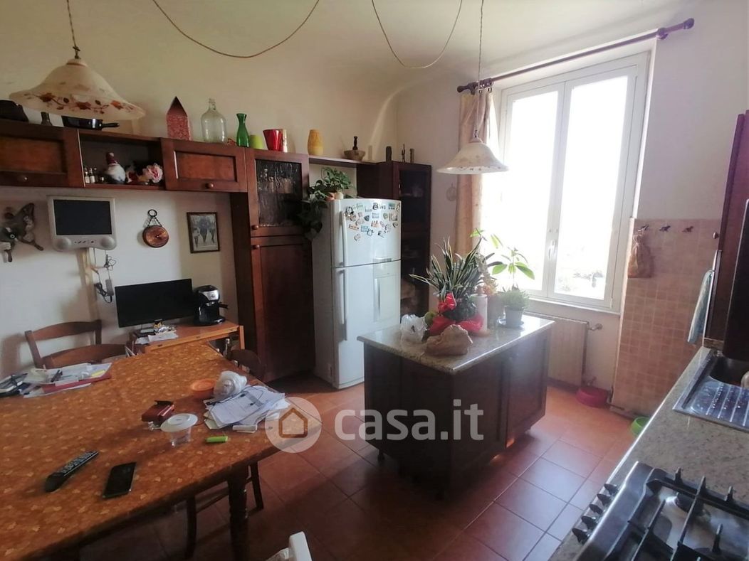 Appartamento in Vendita in Via Bruno Buozzi a Savona