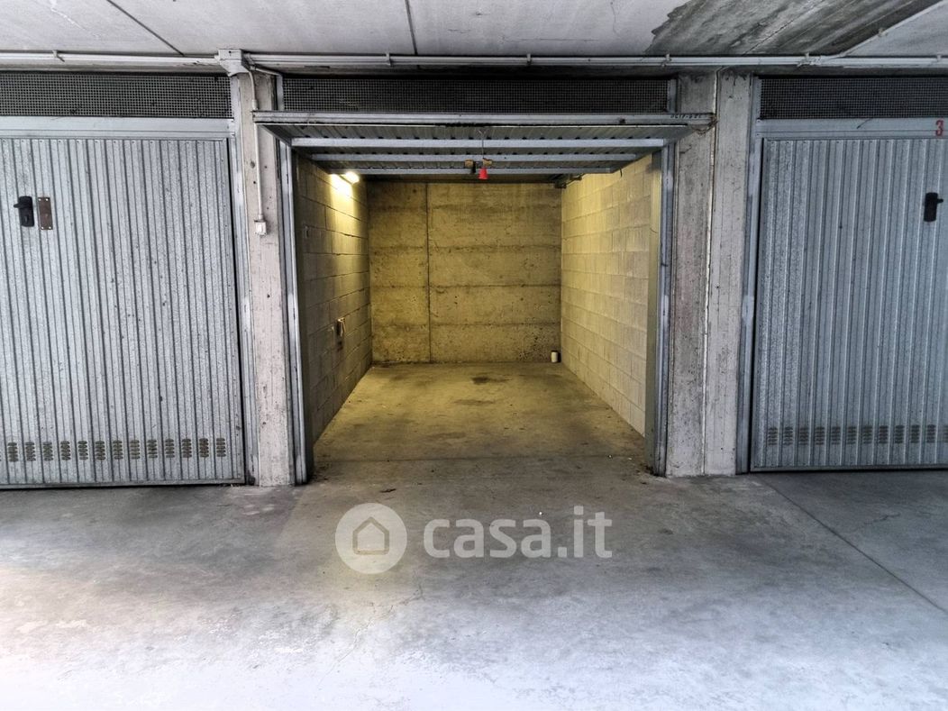 Garage/Posto auto in Vendita in Via Pietro Parnisetti 12 a Alessandria