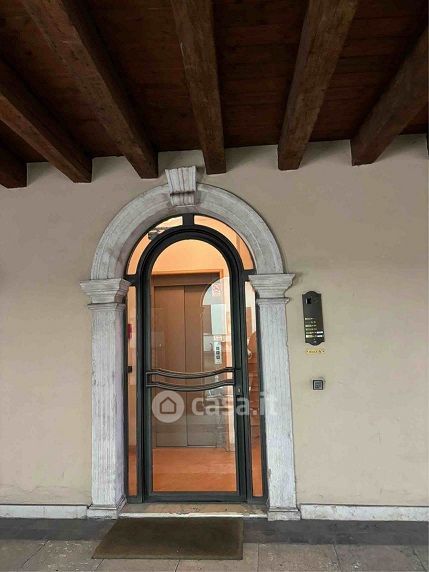 Appartamento in Affitto in Lungadige Porta Vittoria a Verona