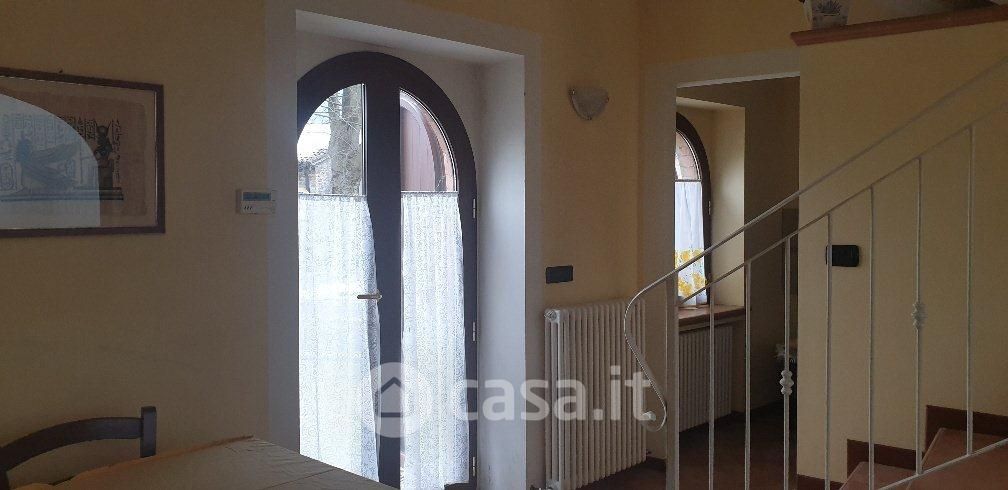 Appartamento in Affitto in Serravalle a Varano de' Melegari