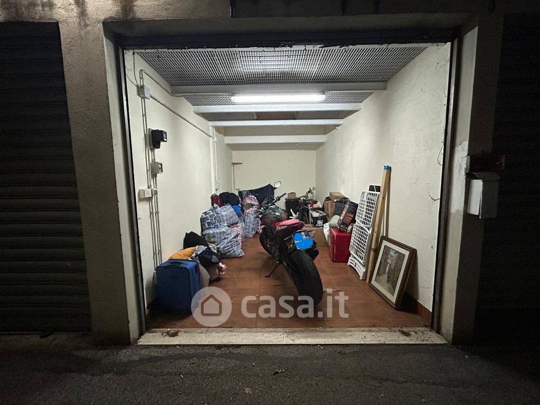 Garage/Posto auto in Vendita in Via dei Gonzaga a Roma